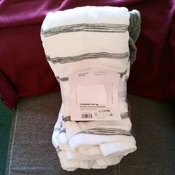Room Essentials Shower Wraps - Set of 2 - Picture 2 of 10
